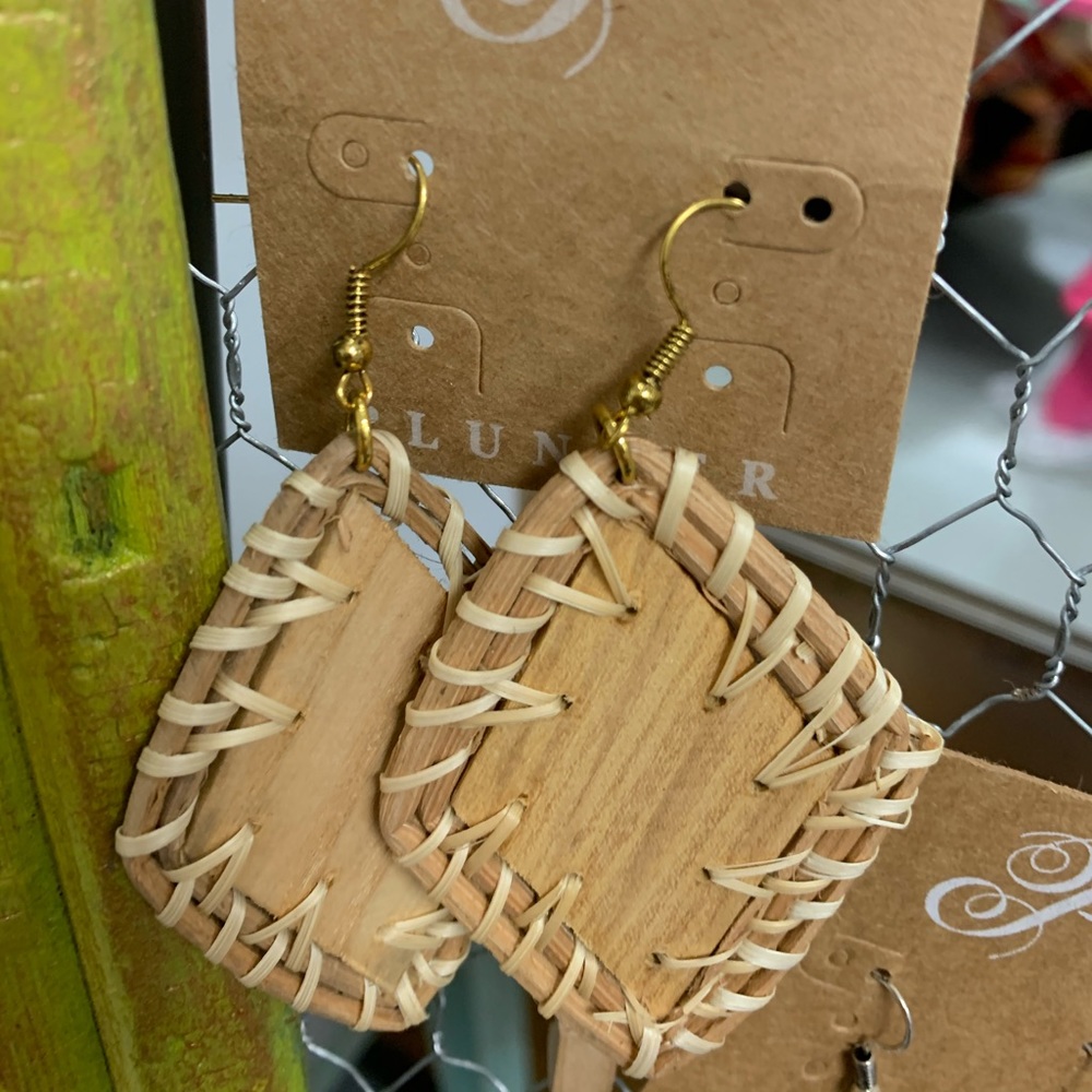 Plunder wooden earrings